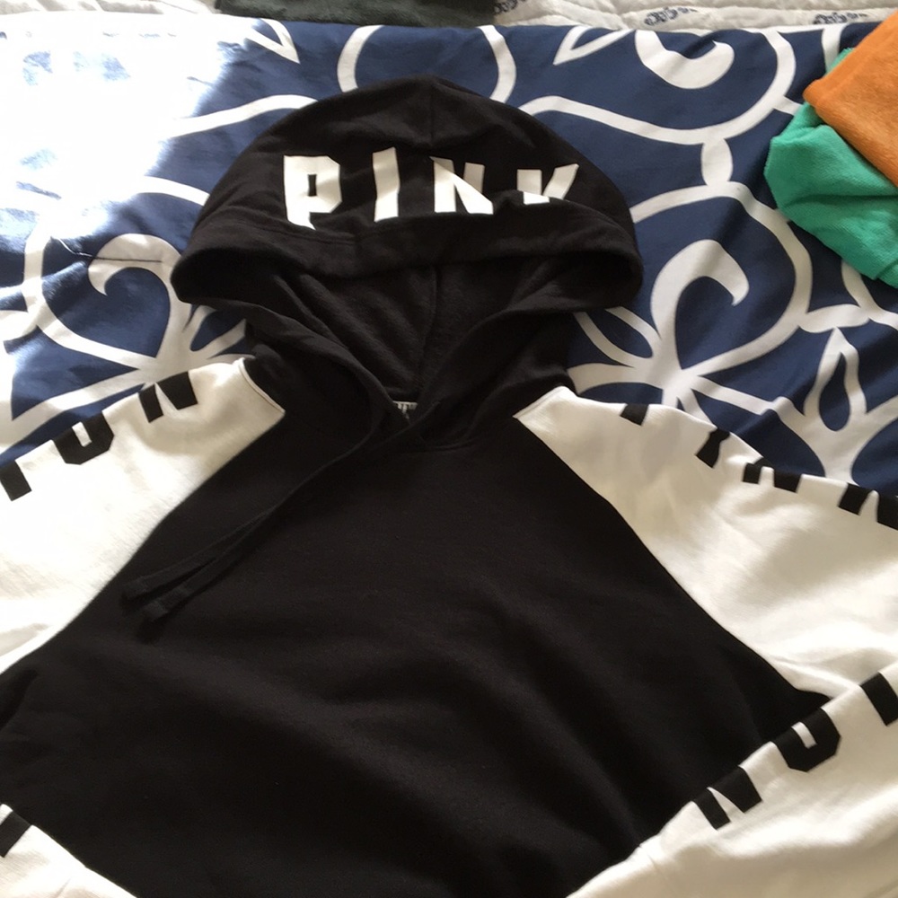 Rare Pink Nation Cropped hoodie